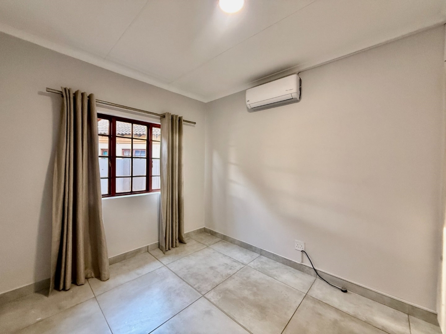 To Let 3 Bedroom Property for Rent in Melodie North West